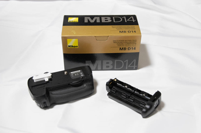 NIKON-MB-D14-02.jpg