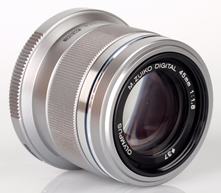 m.zuiko-45-18-Silver-2.jpg